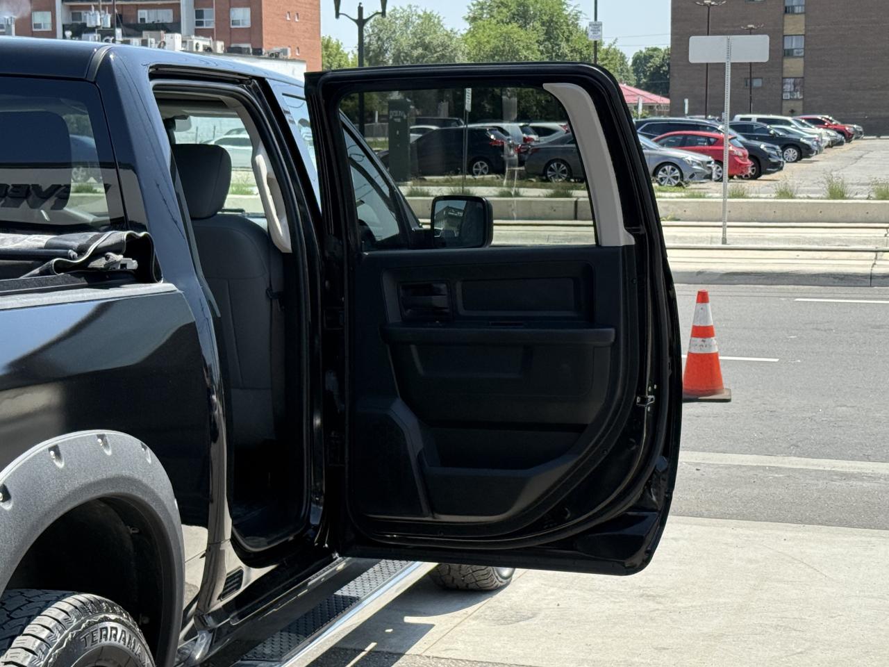 2019 RAM 1500 Classic TRADESMAN | NO ACCIDENTS | - Photo #28