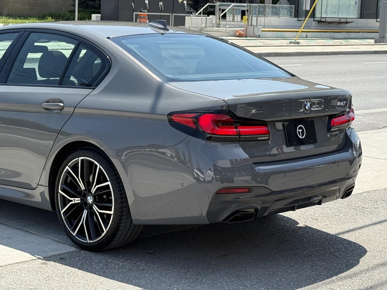 2021 BMW 5 Series 540i //M SPORT | PANO | LOADED - Photo #17