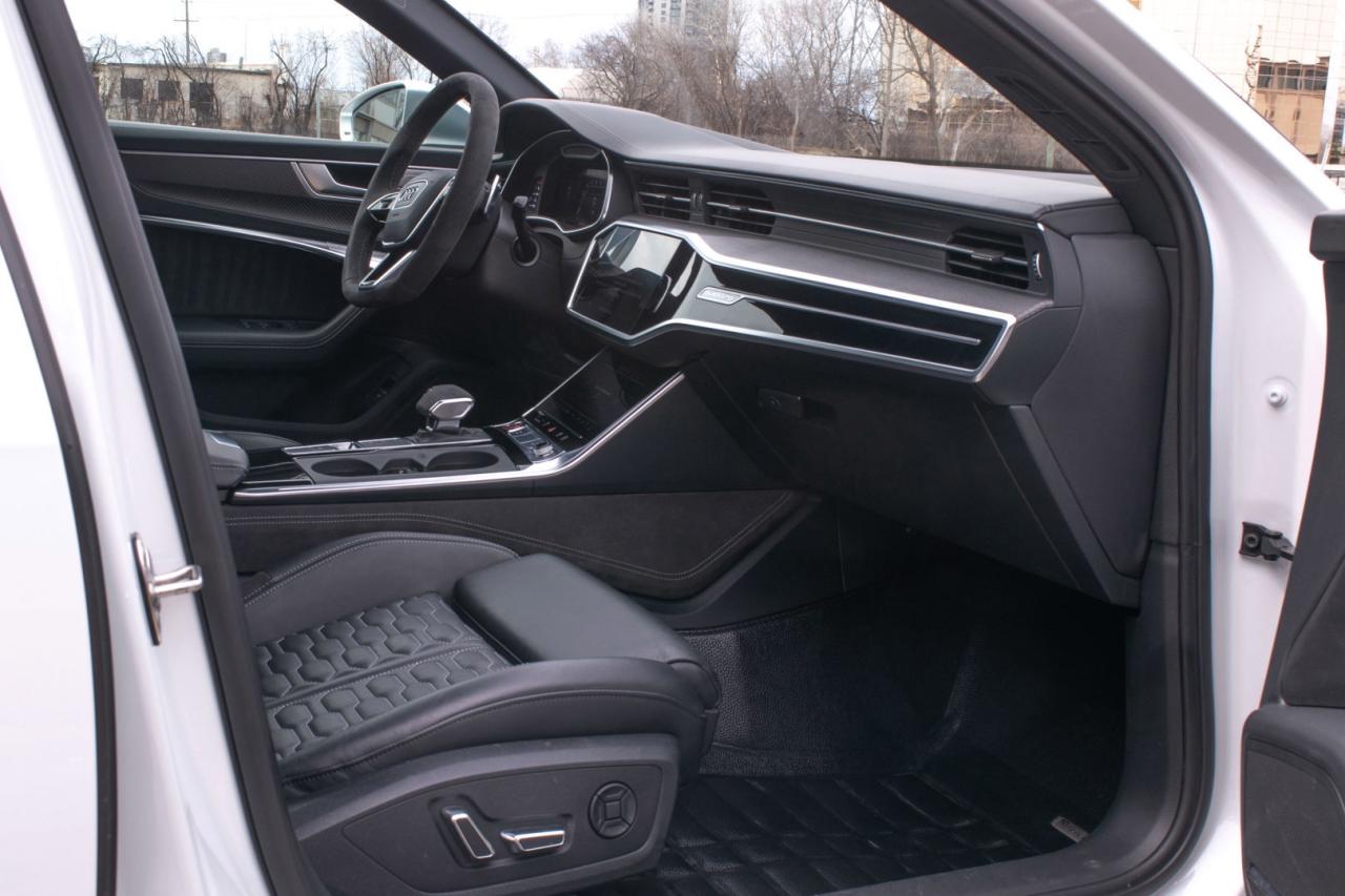 2021 Audi RS 6 Avant Quattro - Photo #14