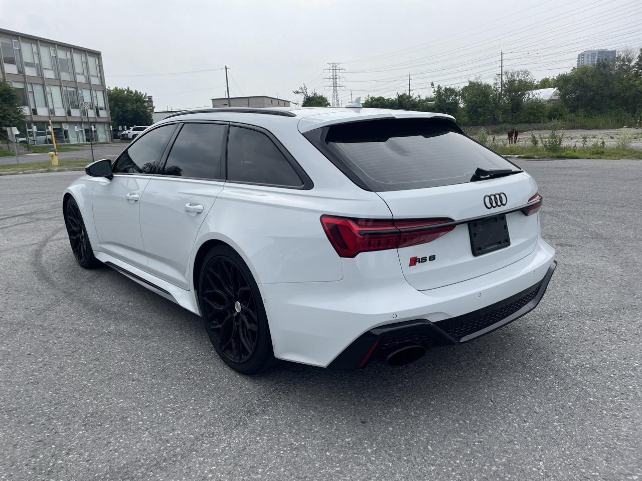 2021 Audi RS 6 Avant quattro Photo2