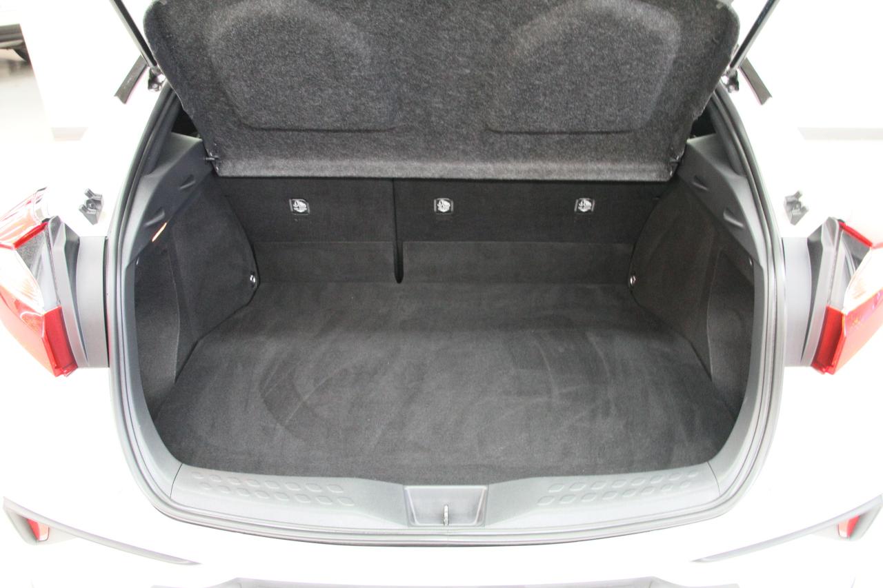 2022 Toyota C-HR LE | LaneDep | ACC | Backup Cam | CarPlay Photo