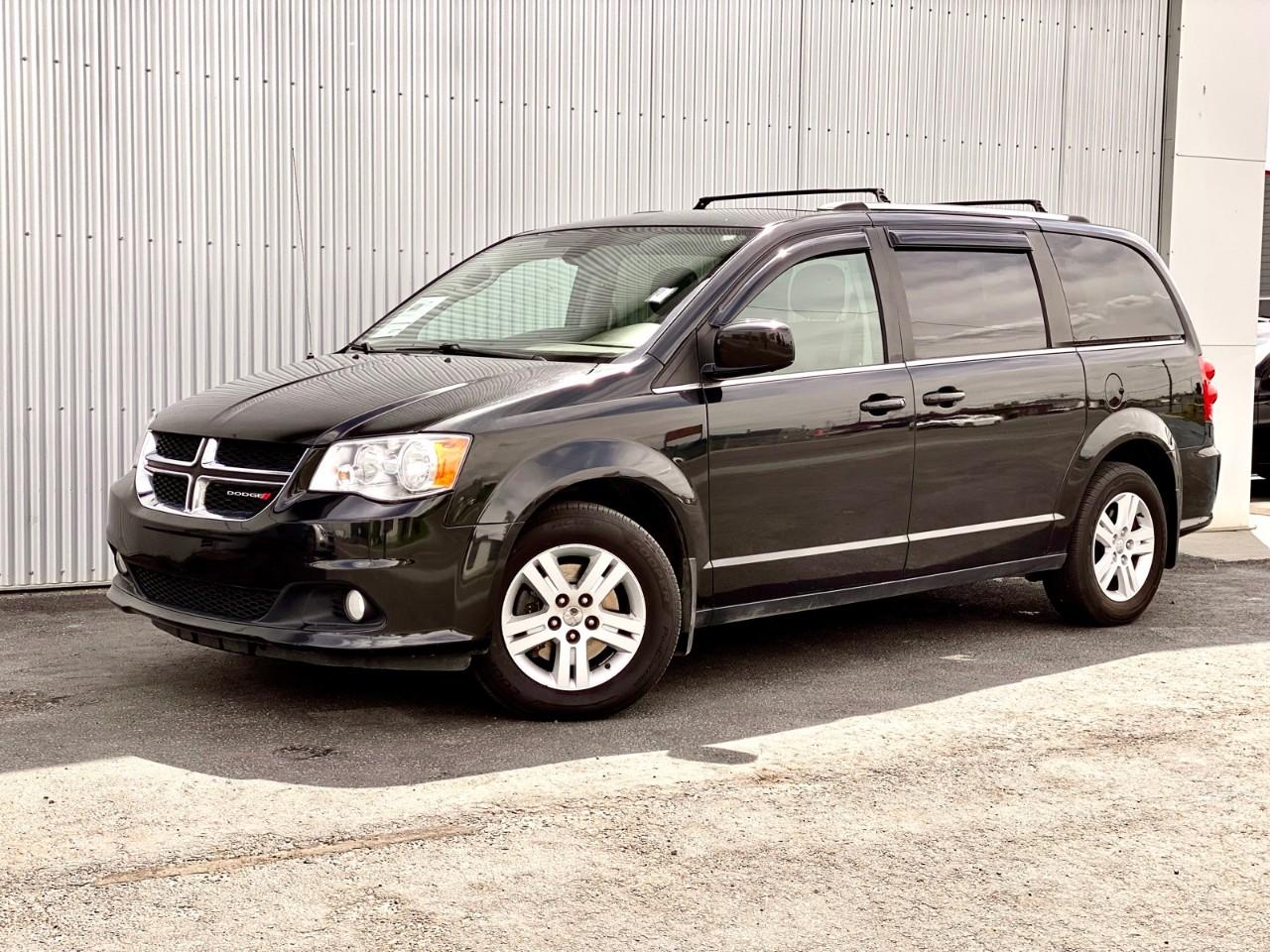 Used 2018 Dodge Grand Caravan CREW/ PWR SLIDING DOORS AND GATE /REAR CAM/ LOADED for sale in Scarborough, ON