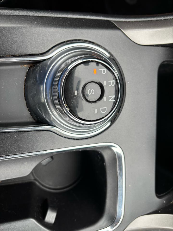 2017 Ford Fusion SE, Leather, P. Seats, All Wheel Drive, Bluetooth - Photo #10