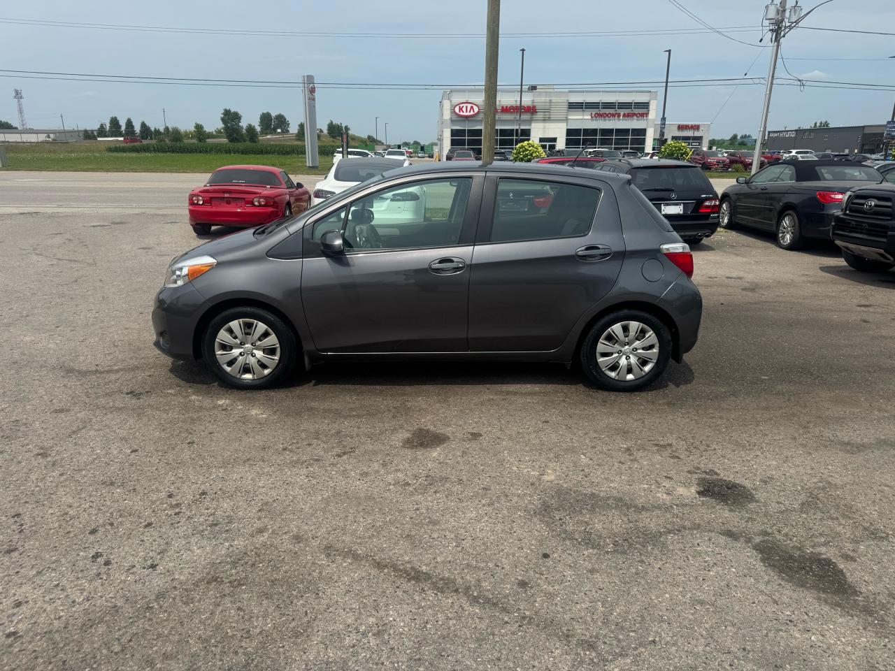 2012 Toyota Yaris LE, AUTO, HATCH, ONLY 185KMS, FUEL SAVER, CERT - Photo #2