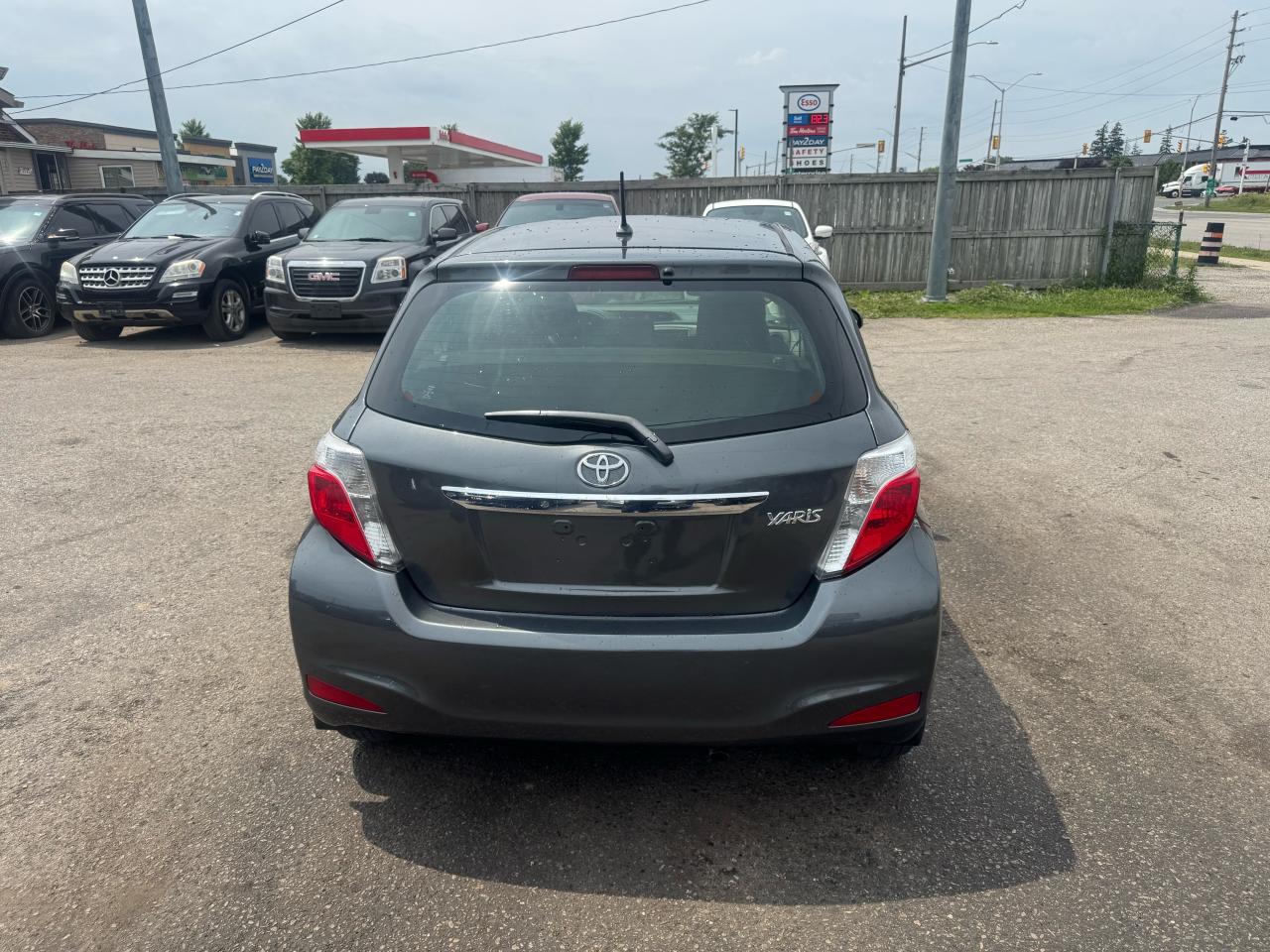2012 Toyota Yaris LE, AUTO, HATCH, ONLY 185KMS, FUEL SAVER, CERT - Photo #4