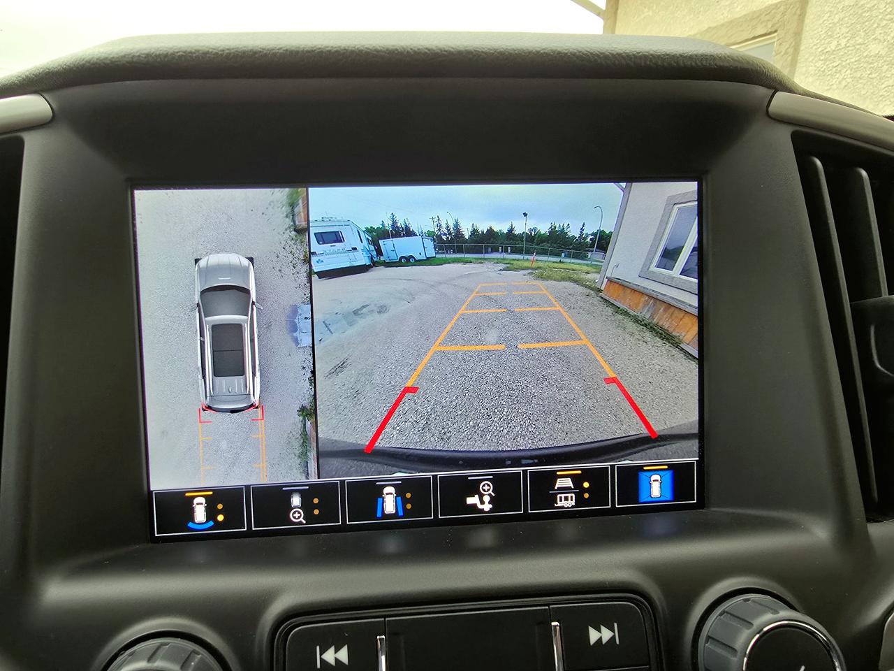 2024 GMC Terrain AWD AT4 Only 5977 KM - Photo #17