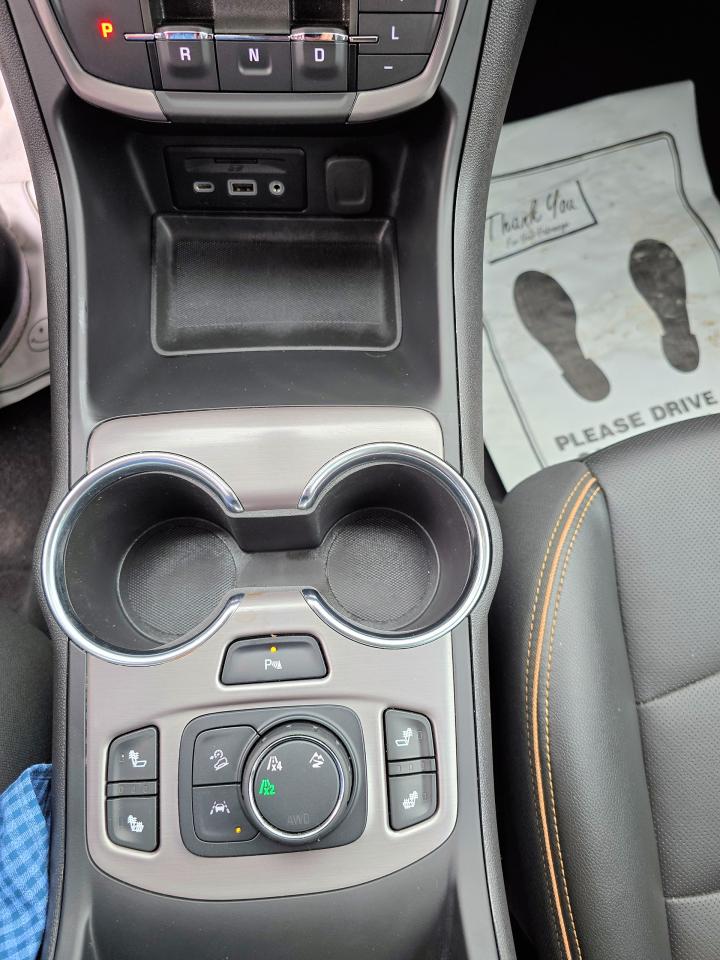 2024 GMC Terrain AWD AT4 Only 5977 KM - Photo #14
