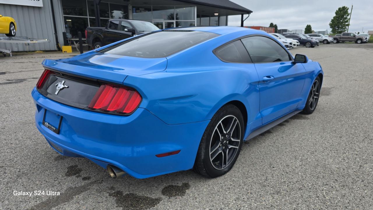 2017 Ford Mustang V6 - Photo #4
