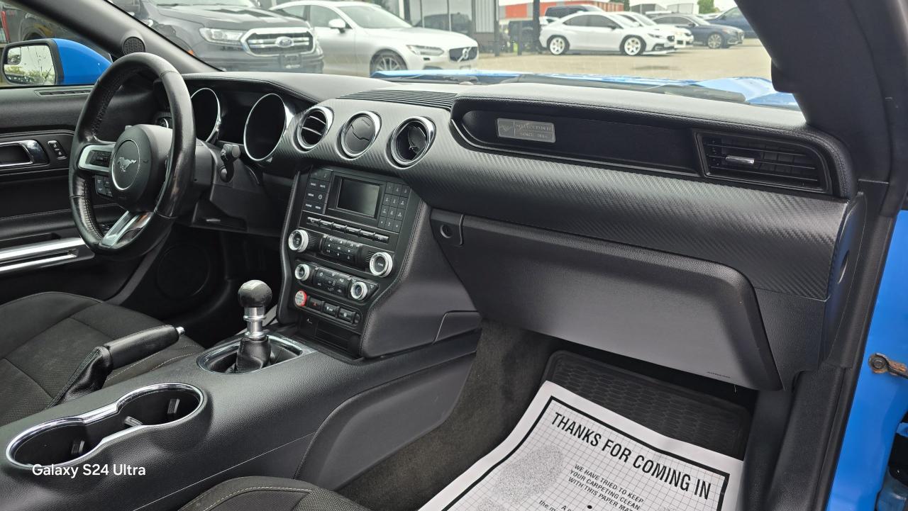 2017 Ford Mustang V6 - Photo #10