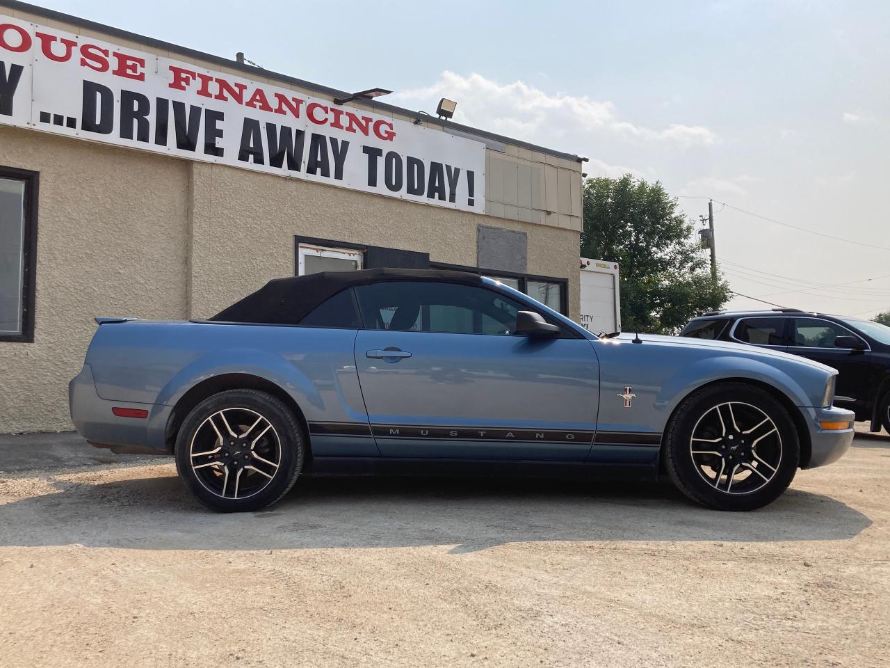 2007 Ford Mustang Convertible - *V6* - Photo #3