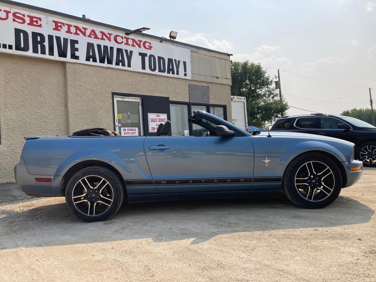 2007 Ford Mustang Convertible - *V6* - Photo #4