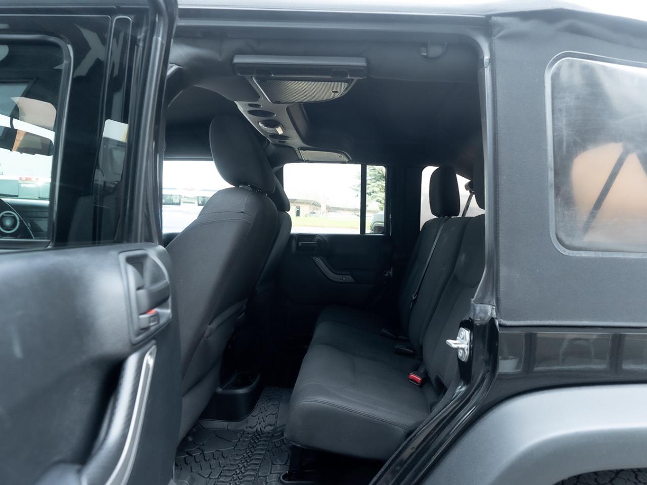 2016 Jeep Wrangler Unlimited Sport 4WD RIMS/TIRES Photo36