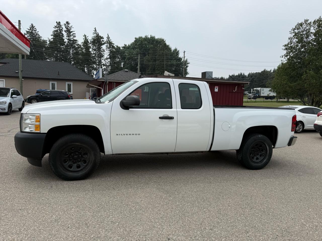 2013 Chevrolet Silverado 1500 WT Photo3