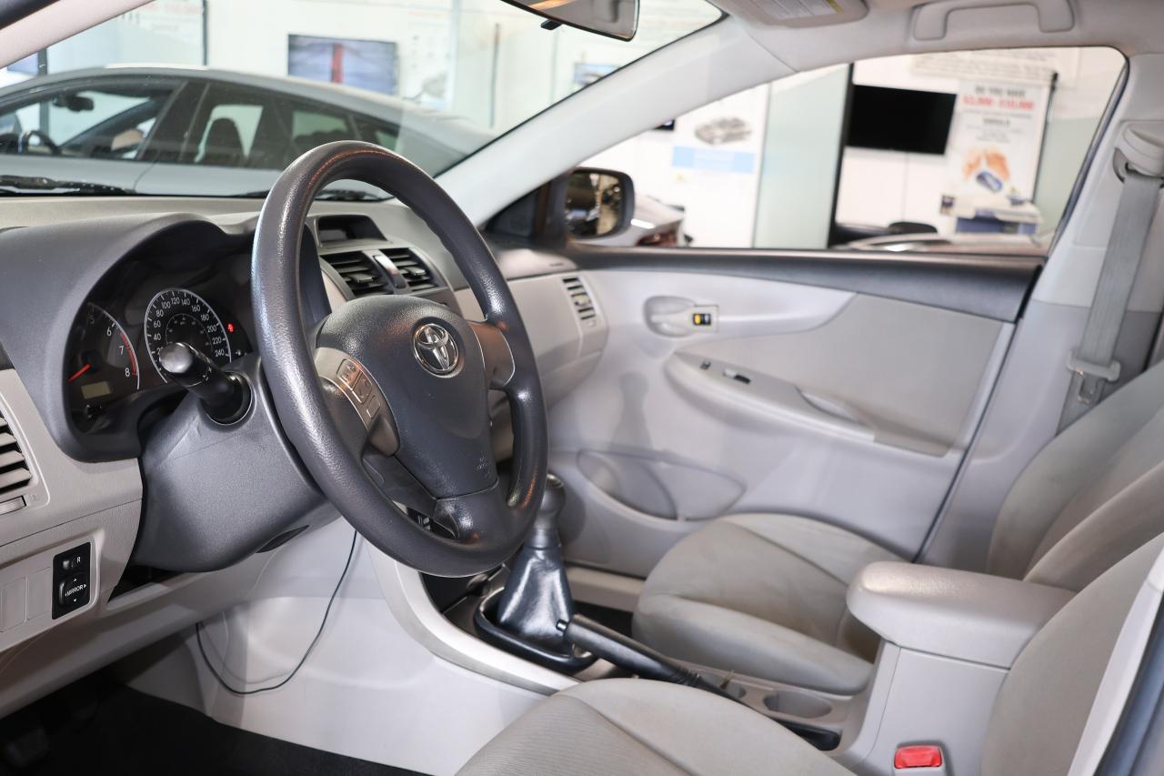 2013 Toyota Corolla MANUAL - SUNROOF|HEAETD SEATS|CARPLAY - Photo #6