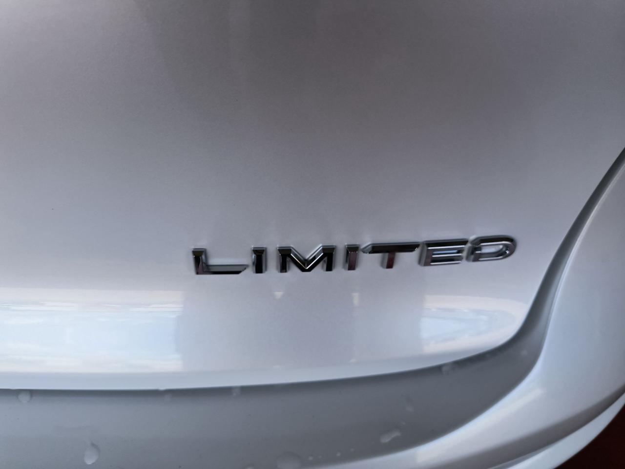 2025 Toyota Crown LIMITED Photo0