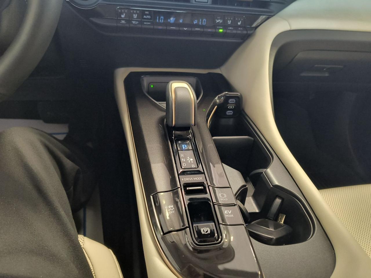 2025 Toyota Crown LIMITED Photo0