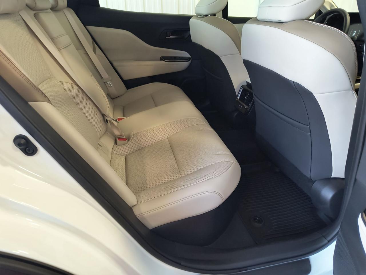 2025 Toyota Crown LIMITED Photo0