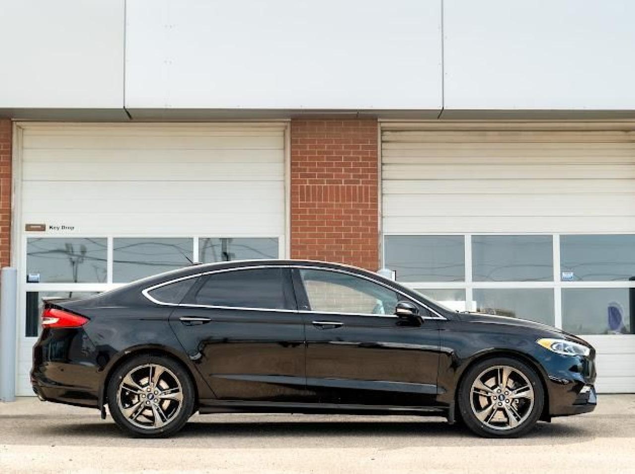 2017 Ford Fusion V6 Sport - Photo #4