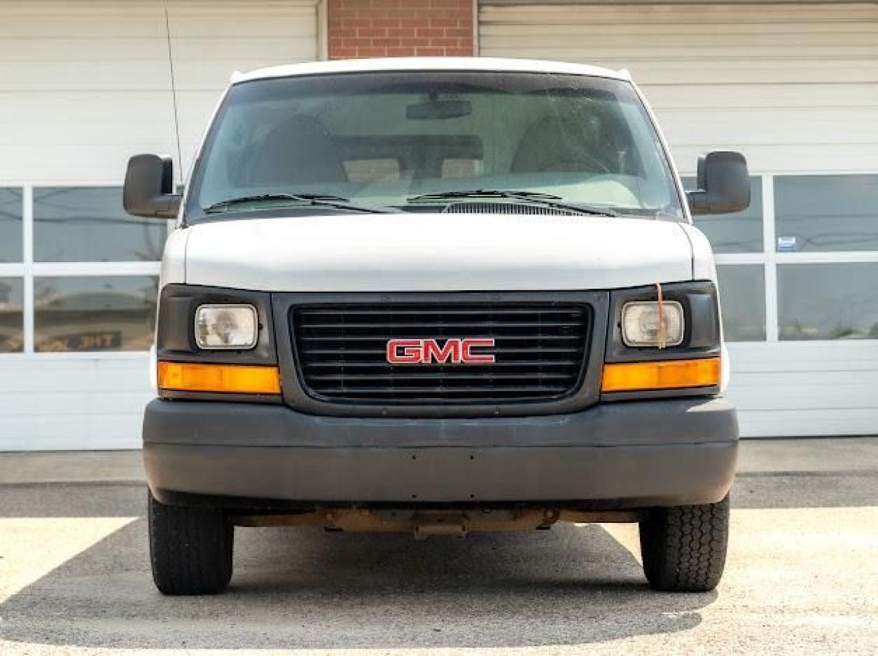 2011 GMC Savana Cargo Van AWD 1500 135" - Photo #3