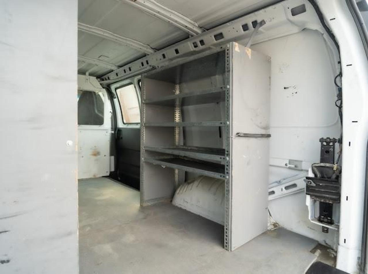 2011 GMC Savana Cargo Van AWD 1500 135" - Photo #7