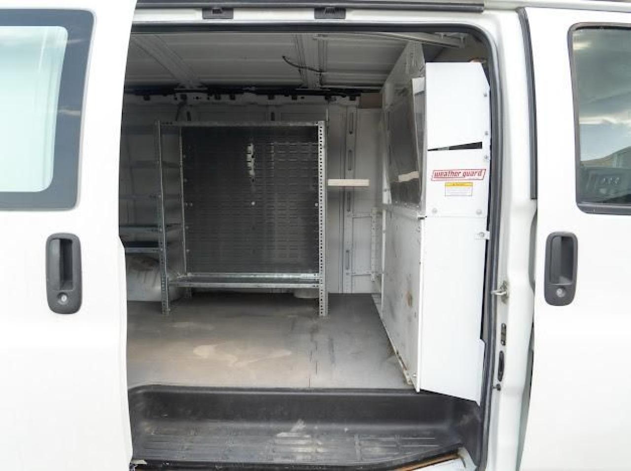 2011 GMC Savana Cargo Van AWD 1500 135" - Photo #9