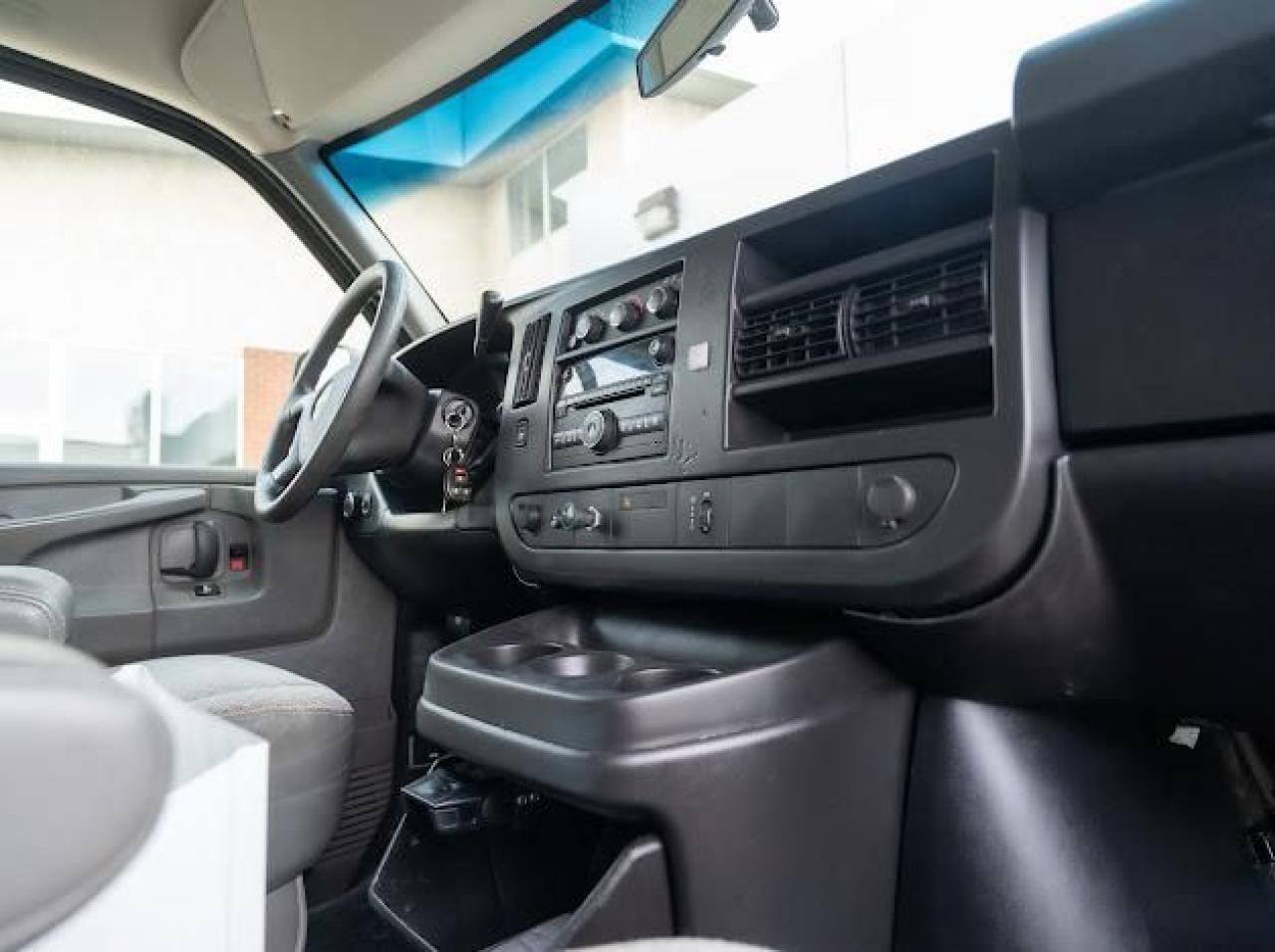 2011 GMC Savana Cargo Van AWD 1500 135" - Photo #14