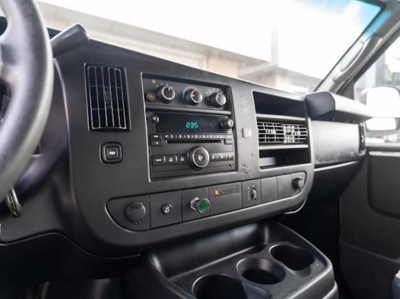 2011 GMC Savana Cargo Van AWD 1500 135" - Photo #15