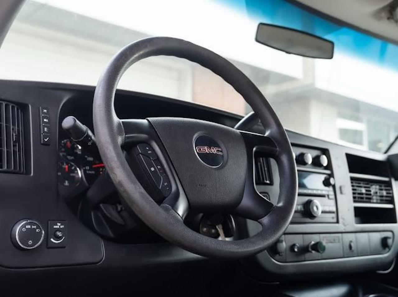 2011 GMC Savana Cargo Van AWD 1500 135" - Photo #16