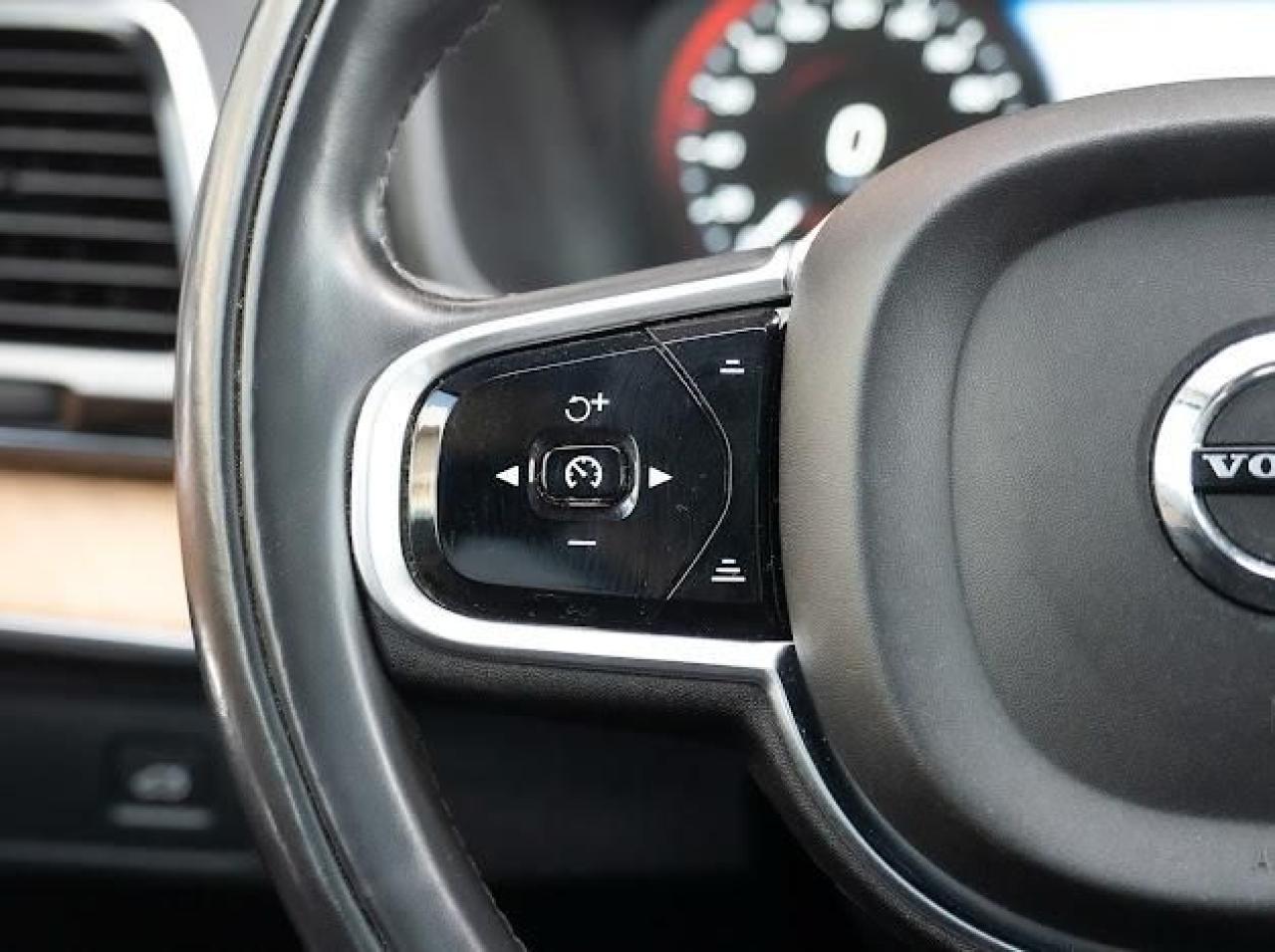 2016 Volvo XC90 T6 Inscription - Photo #12