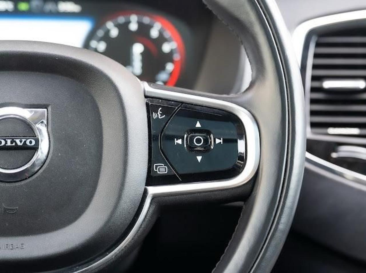 2016 Volvo XC90 T6 Inscription - Photo #13