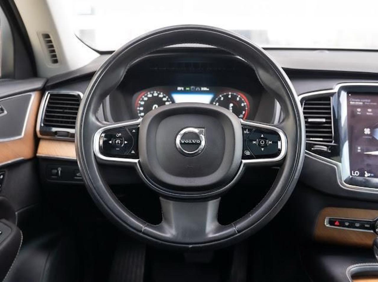 2016 Volvo XC90 T6 Inscription - Photo #14