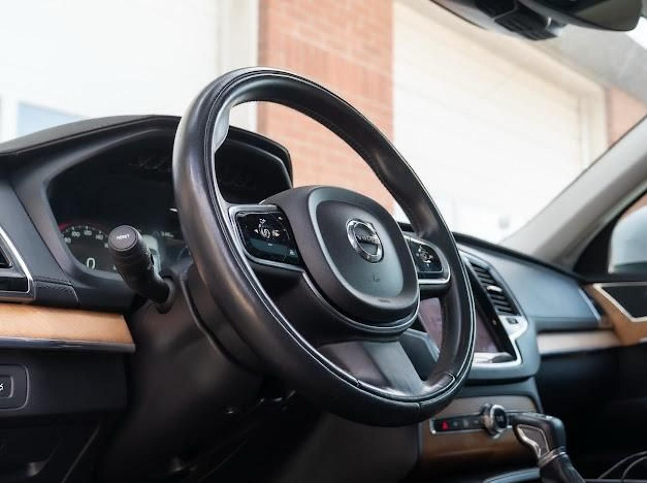 2016 Volvo XC90 T6 Inscription - Photo #15
