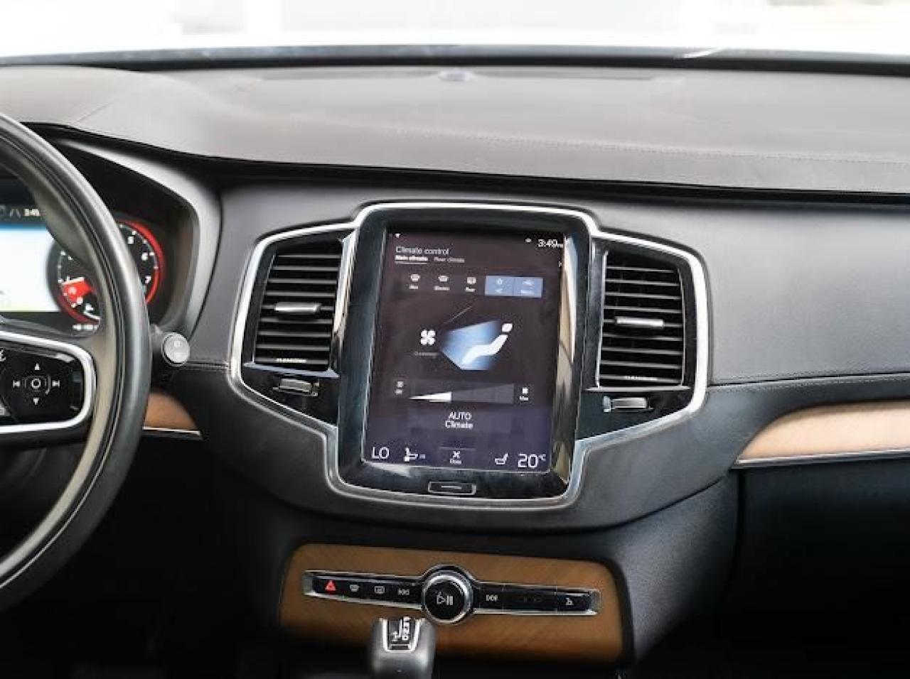 2016 Volvo XC90 T6 Inscription - Photo #17