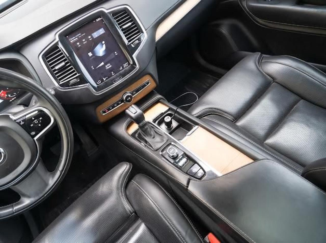 2016 Volvo XC90 T6 Inscription - Photo #19
