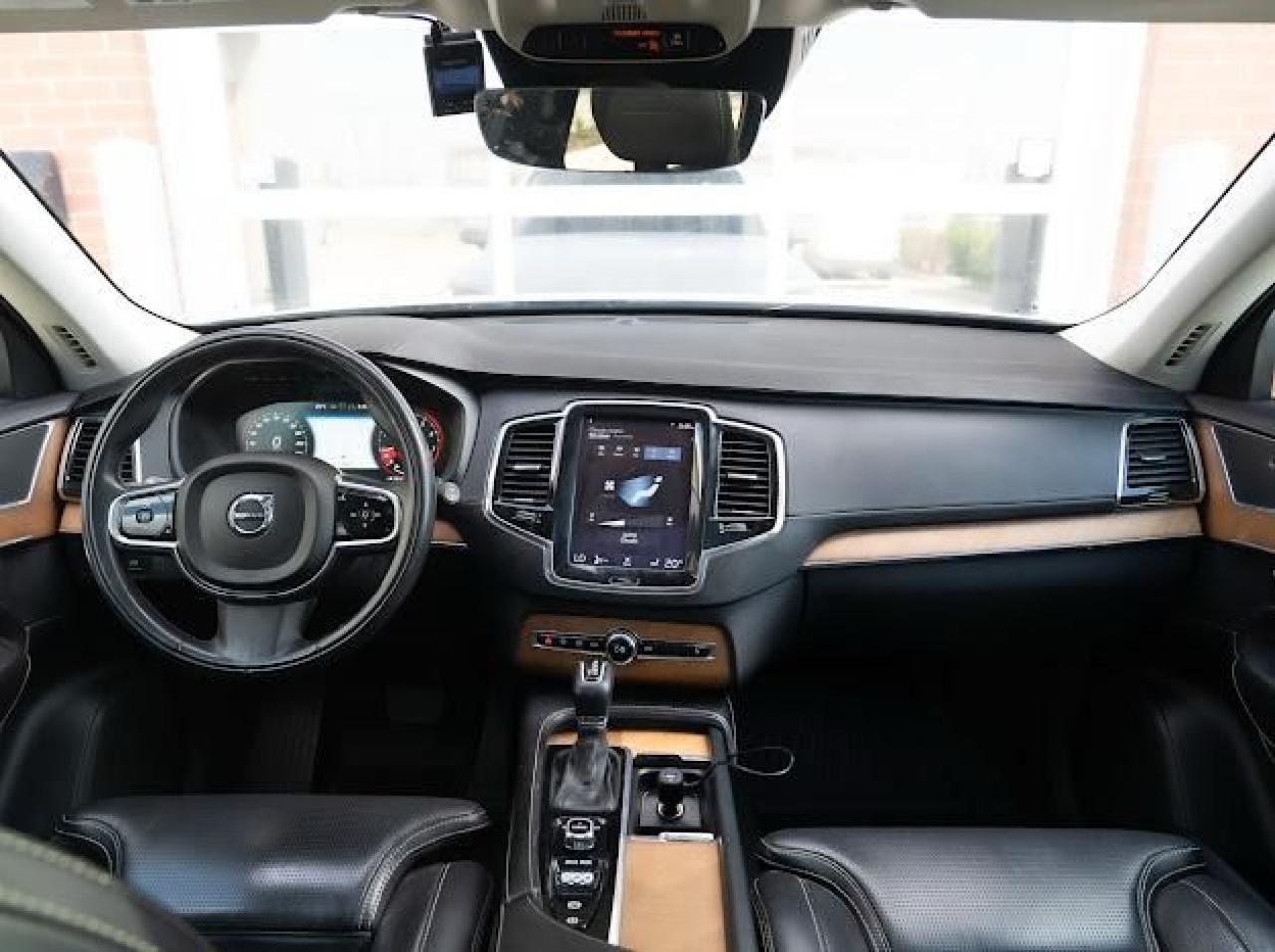 2016 Volvo XC90 T6 Inscription - Photo #20