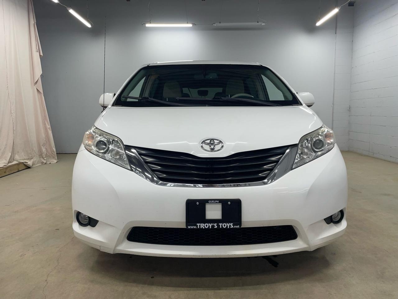 Used 2014 Toyota Sienna LE for sale in Kitchener, ON