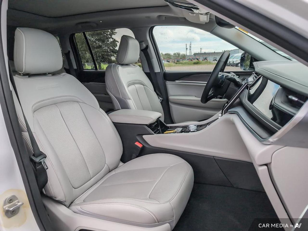 2022 Jeep Grand Cherokee 4xe Overland 2.0L | MOONROOF | HEATED SEATS Photo