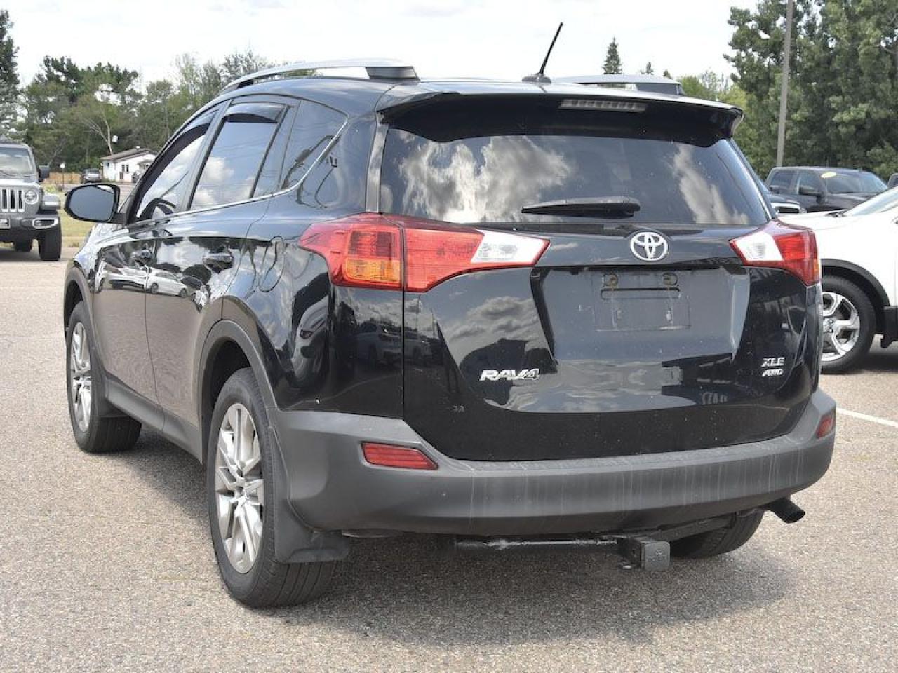 2015 Toyota RAV4 AWD 4dr XLE - Photo #4