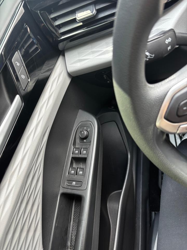 2022 Volkswagen Taos Trendline - Photo #13