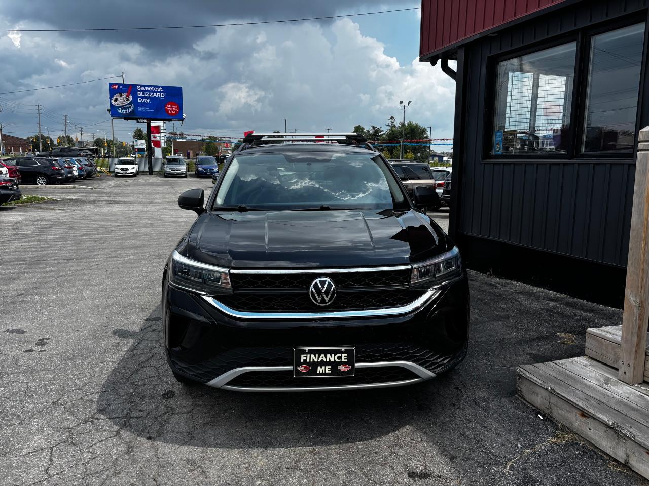 2022 Volkswagen Taos Trendline - Photo #3