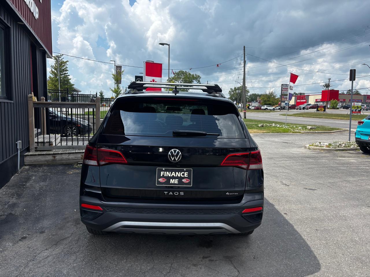2022 Volkswagen Taos Trendline - Photo #4
