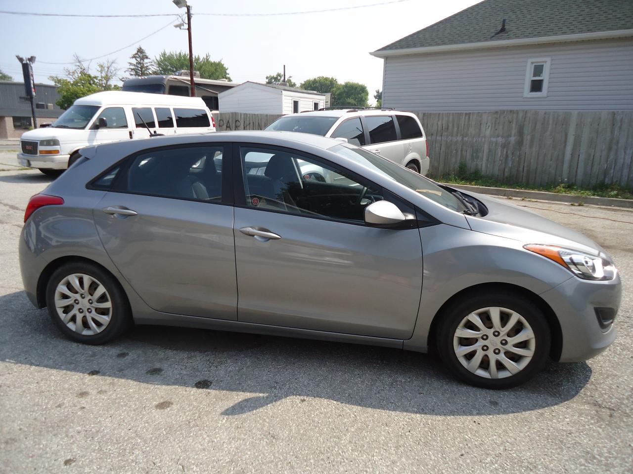 2013 Hyundai Elantra GT GL - Photo #3