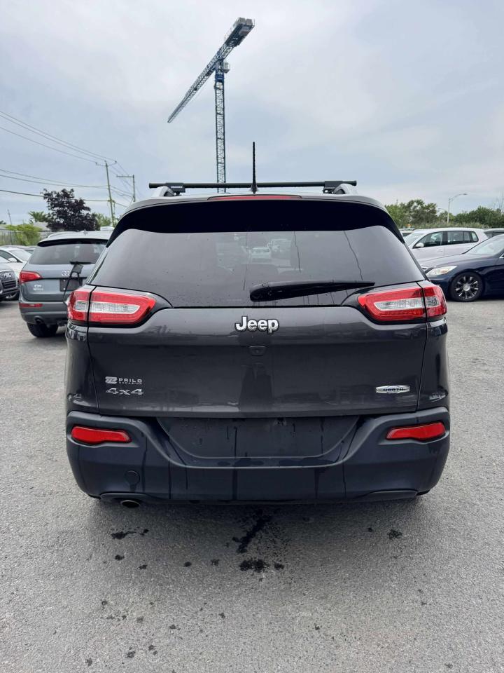 2015 Jeep Cherokee North - Photo #5
