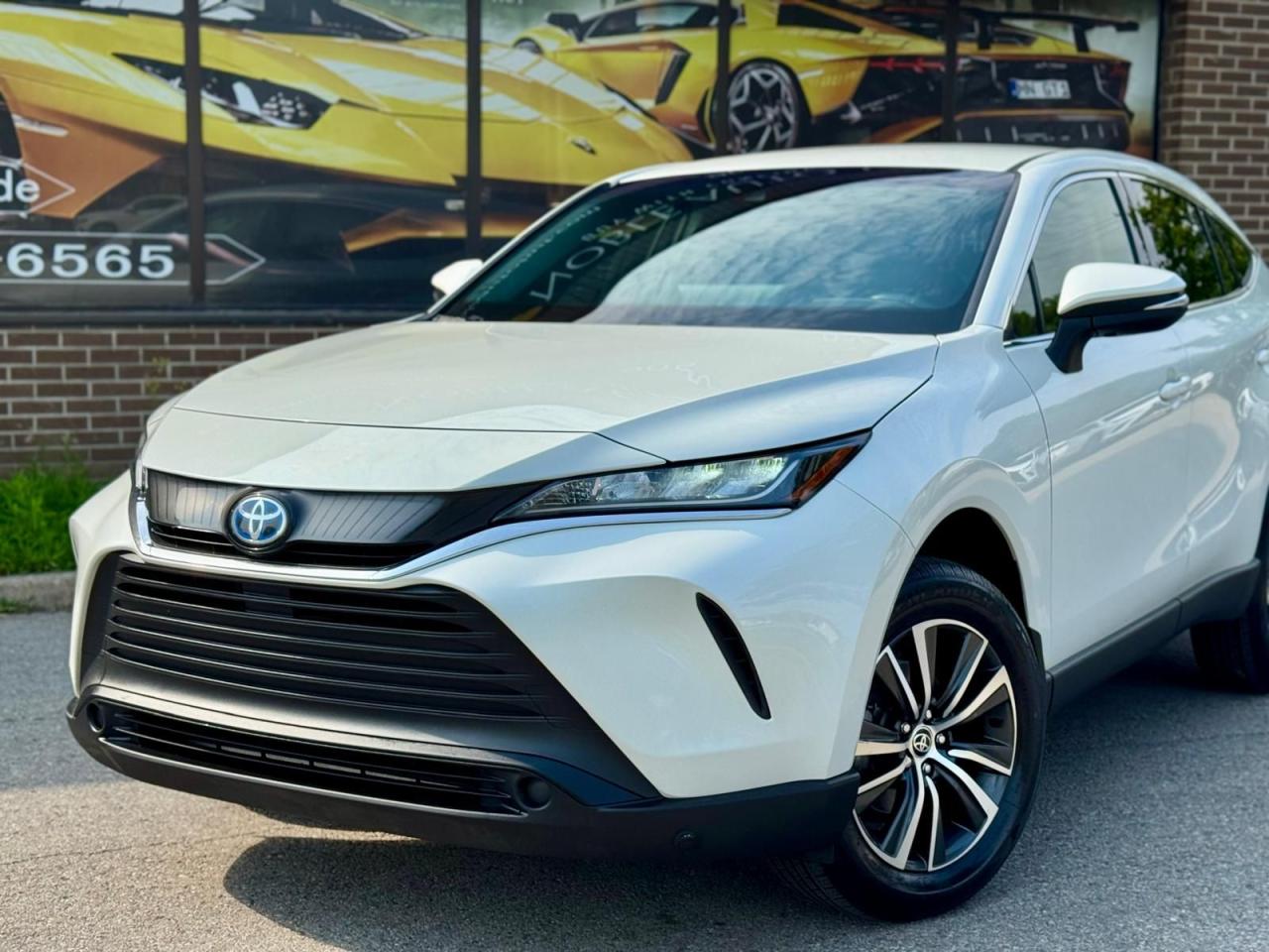 2022 Toyota Venza LE Photo4