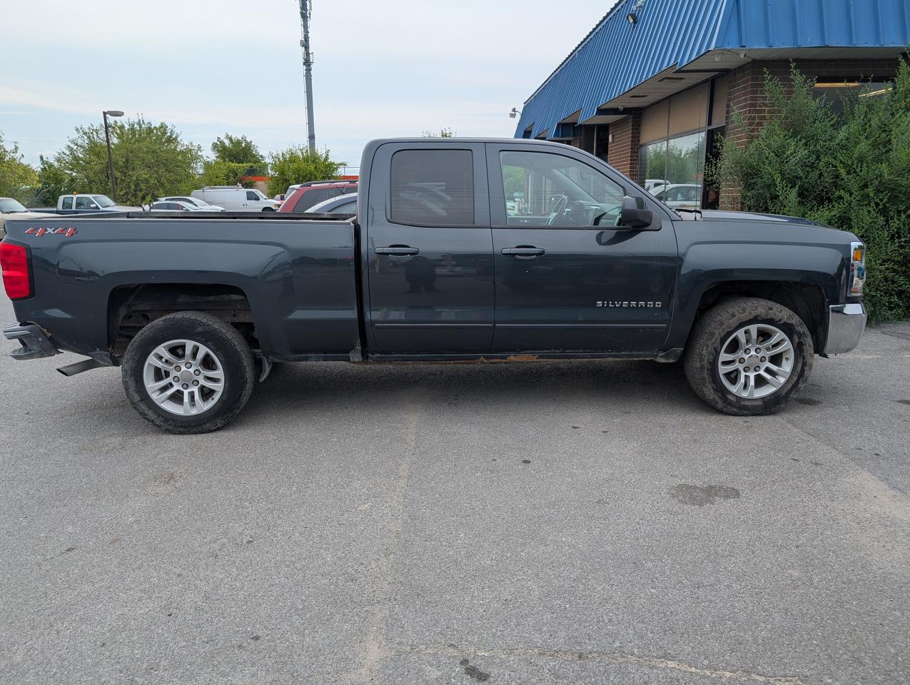 2018 Chevrolet Silverado 1500 LT - Photo #2