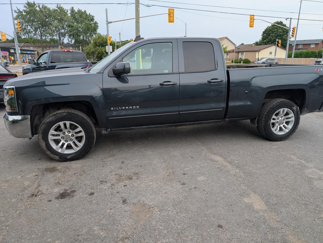 2018 Chevrolet Silverado 1500 LT Photo3