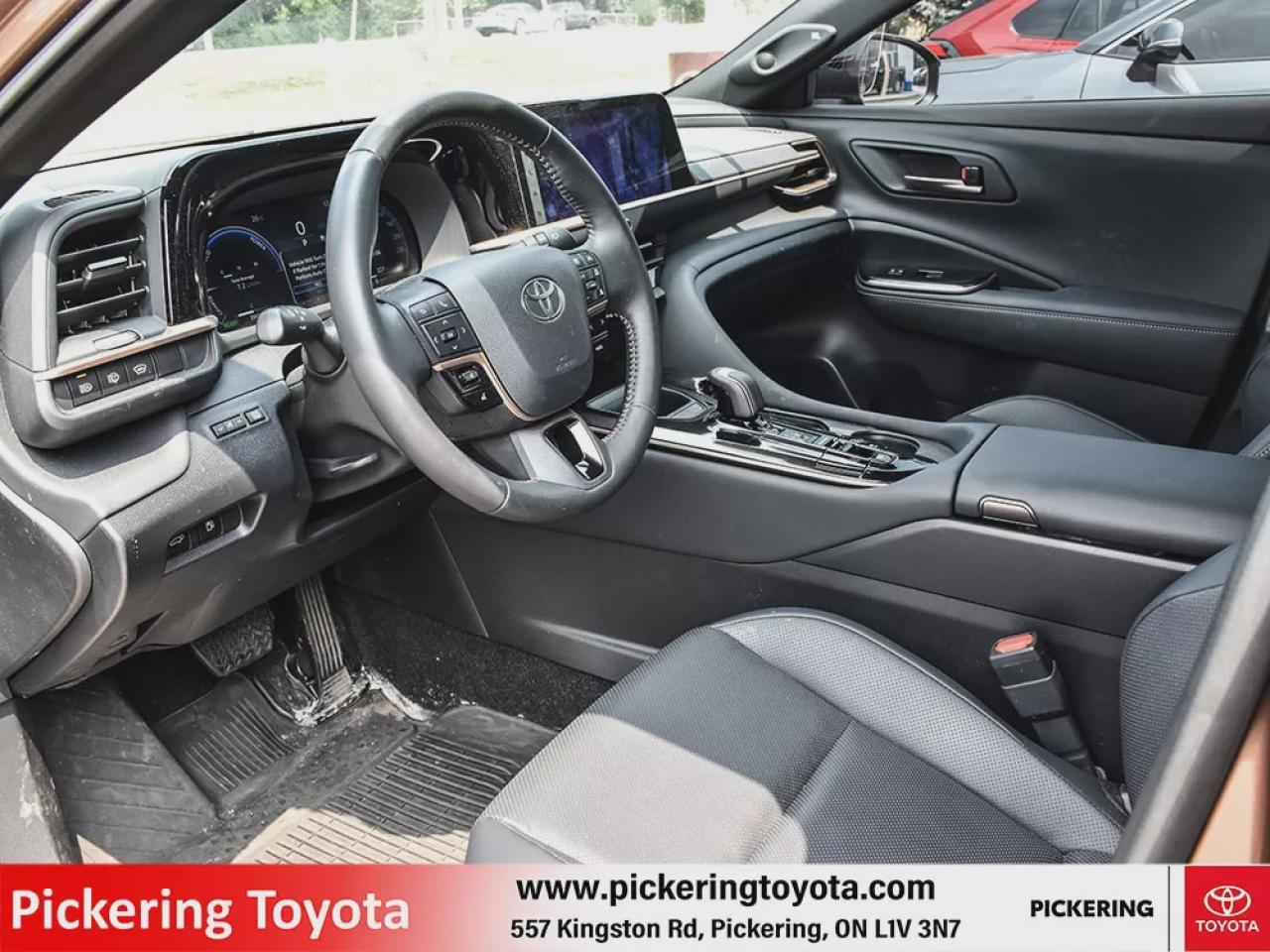 2025 Toyota Crown Signia Limited Photo