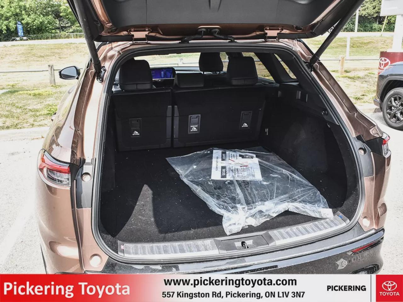 2025 Toyota Crown Signia Limited Photo