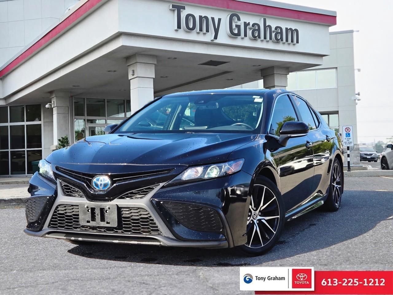 Used 2022 Toyota Camry HYBRID SE for sale in Ottawa, ON