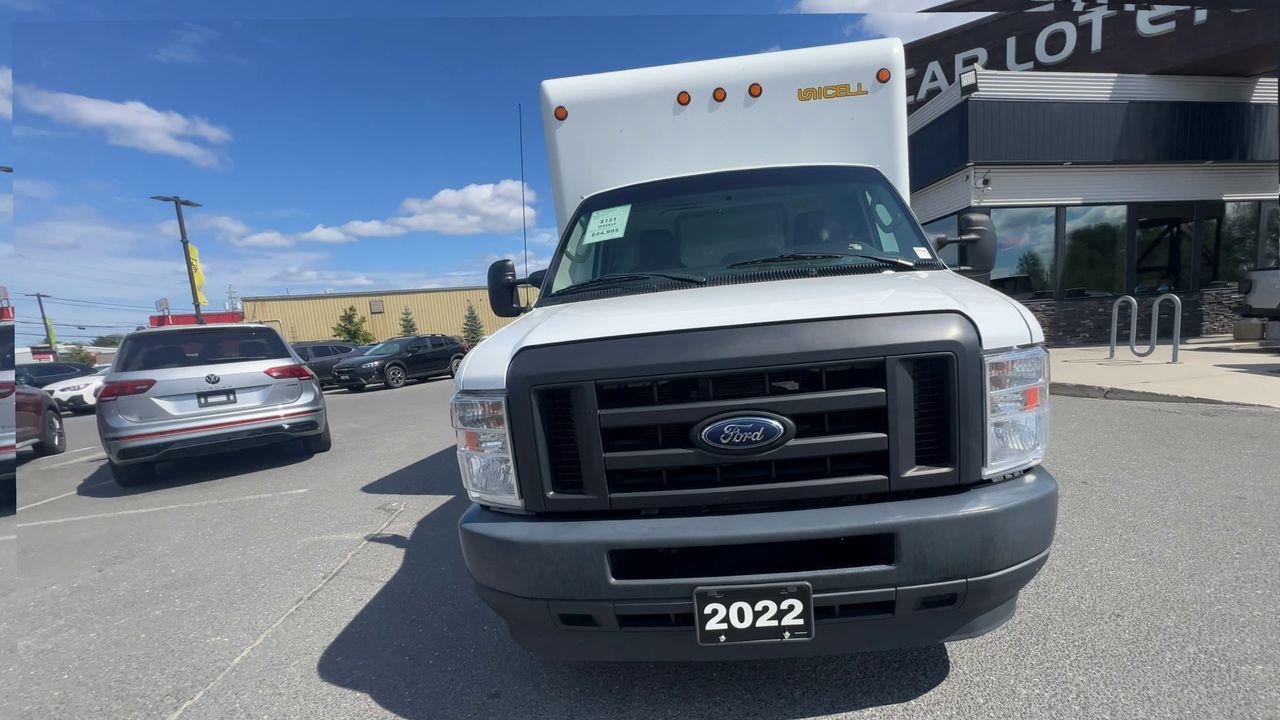 2022 Ford E450 Cutaway PREVIOUS DAILY RENTAL - LEATHER SEATS, SIRIUS XM, 2 PASSENGER, Photo